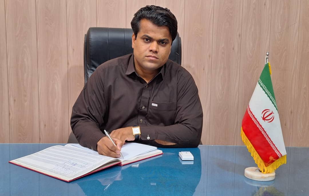 شهروندان فهیم ایرانشهر و رسانههای محترم، بار دیگر شاهد تجلی اعتماد و انتخاب شایسته در صحن شورای اسلامی شهر بودیم. با کمال مسرت و افتخار اعلام میداریم که جناب آقای مسعود ملازهی، چهرهای توانمند، کاردان و دارای سوابق درخشان، با رأی قاطع و اعتماد اعضای محترم شورای شهر، بار دیگر به عنوان رئیس شورای شهر ایرانشهر در دوره ششم انتخاب گردیدند.