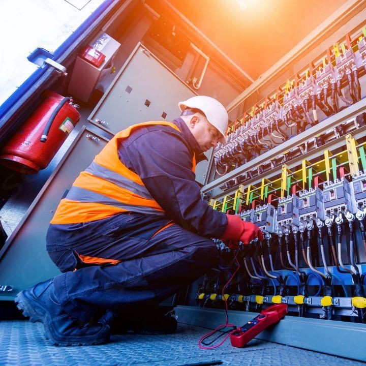 برقکاری حرفه ای در شرکت فازیاب