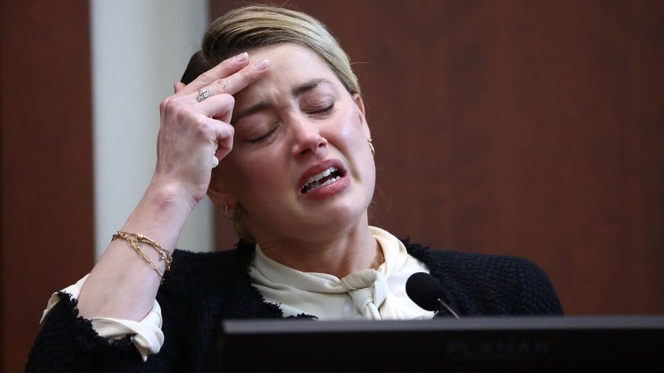 امبر هرد با اتهام دروغ آبروی یکی از محبوب‌ترین هنرمندان تاریخ رو خدشه‌دار کرد و باعث لغو پروژه‌ها و ضرر مالی سنگین شد، در نهایت هم ثابت شد همه‌ی ادعاها دروغ بوده! 