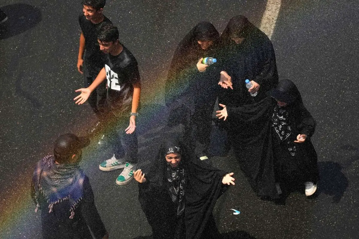 آب پاشی هایی که در کل مسیر خنک مان می کردند!