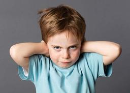 کودک لجباز و پرخاشگر و شیوه صحیح تربیت و برخورد او