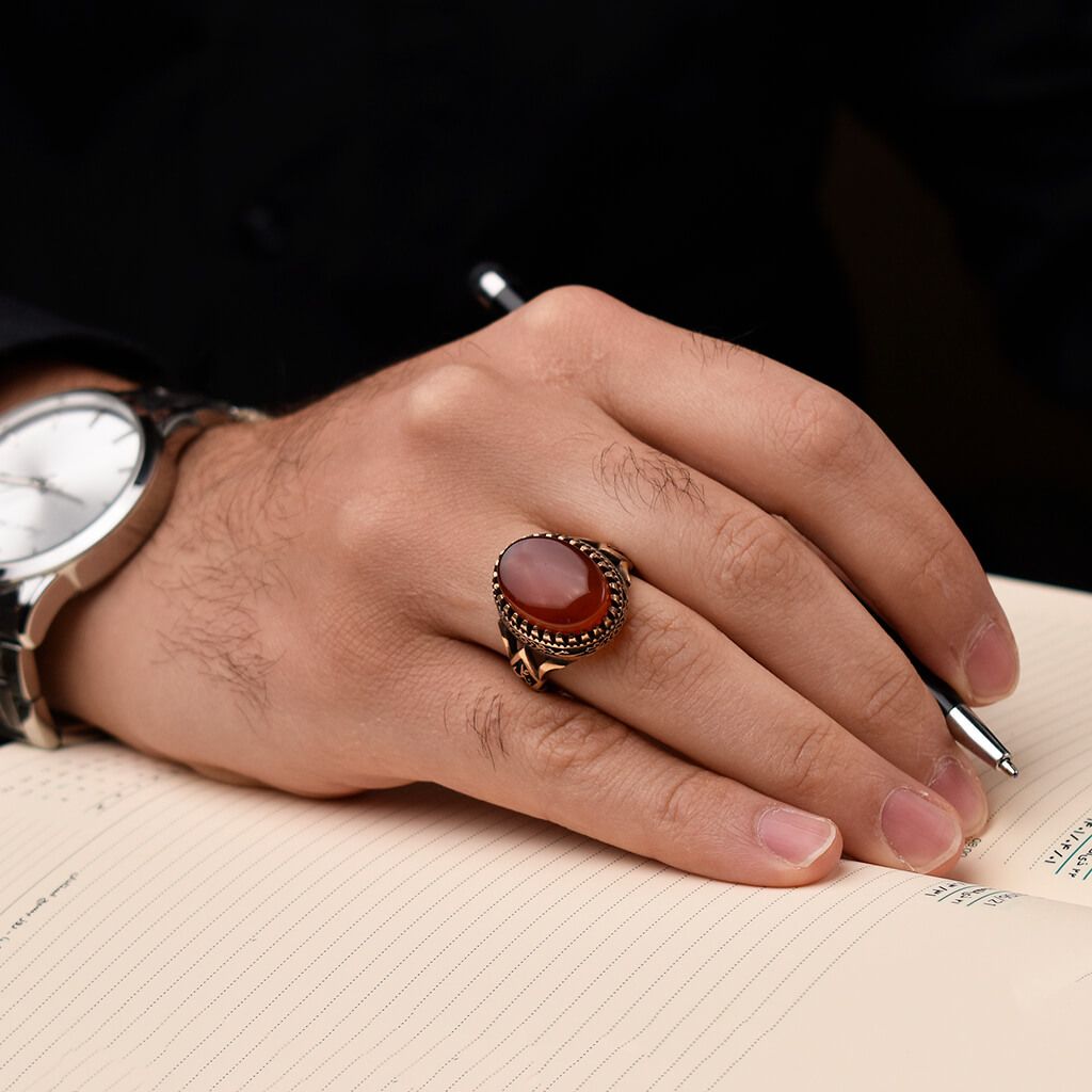 دست را زیبا کند نگین عقیق سرخ یمنی