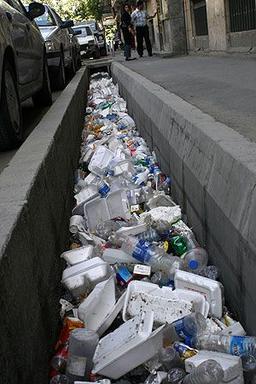 طنز - بر لب جوی بشین و گذر عمر ببین ....