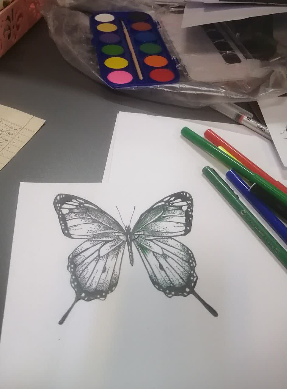 روزها شلوغ با درس، آزمون جامع دکتری با هزار تا منبع سخت؛ آزمون تخصصی زبان با دانشنامه تخصصی اسلام می‌گذرد ولی آن وسط ها گاهی یک نقاشی را کپی می‌کنم تا خستگی از تنم در برود.