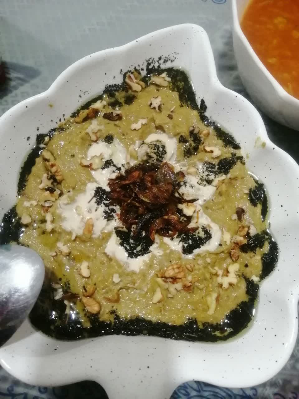 هفته قبل اولین باری بود که این غذا رو چشیدم... احساس میکنم تاحالا در حقش اجحاف کردم. علیکم بالکشک و البادمجان