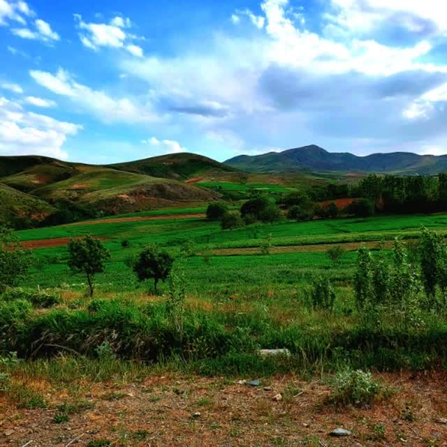 یک روز بهاری اطراف روستا