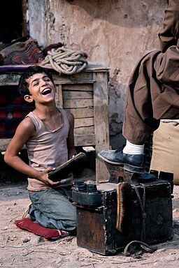 لبخندی داشت به‌سان خورشید!