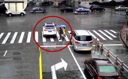 عبور از چراغ قرمز چگونه تخلفی است؟