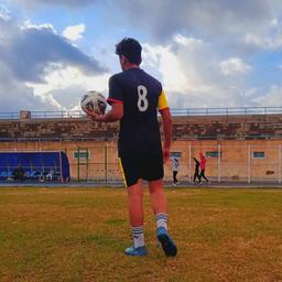 شایان محمدی هافبک دفاعی تیم اکادمی پرسپولیس مریوان که در رده سنی نوجوانان توپ می‌زند