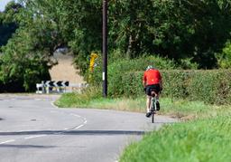 10 نکته بسیار مهم برای دوچرخه سواری ایمن در خیابان و جاده