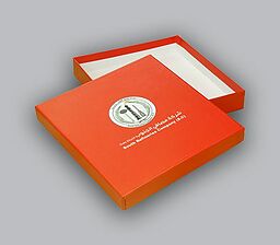 با جعبه‌های محکم و شیک افرا باکس، طعم شیرینی در اوج سلامت می‌ماند!