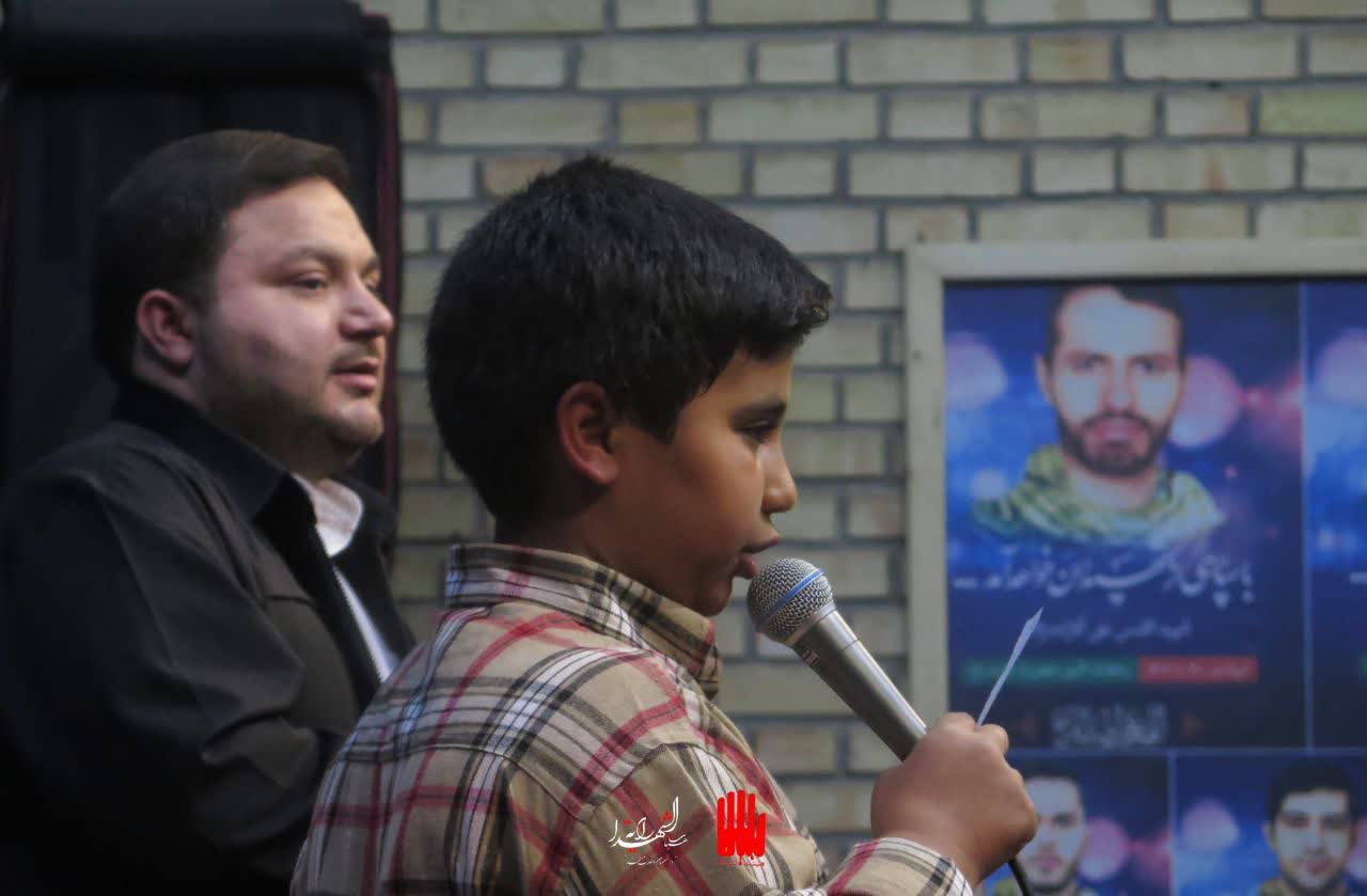 کربلایی طاها الهی خراسانی (هیئت لبیک) حسینیه هنر  سال ۱۴۰۴ آبان ماه فاطمیه ۷۵ روز خیابان مدرس انتهای مدرس ۴ نبش جنت ۳ حسینیه هنر سخنران حجت الاسلام والمسلمین سوری مداحان کربلایی محمد صالحی پور و کربلایی طاها الهی خراسانی از مشهد مقدس از ساعت ۲۰ الی ۲۲:۱۵ کراماتت بر خلایق اولی مقاماتت در حدیث لولا منم نوکر چون تو هستی مولا حیدر مولا حیدر مولا همه دنیام حیدر و بس مرهم م‌هام حیدره و بس شیر نبردها حیدر وبس جان ما علیه جانان ما علیه راه عاقبت بخریمون با علیه شاعر جناب آقای مصطفی محمدی