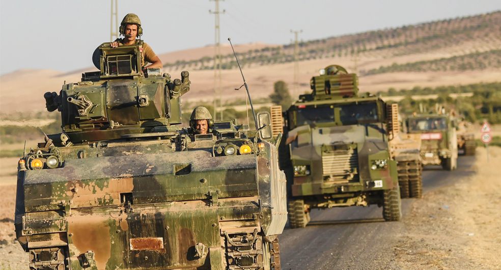 در سال 2016، ترکیه در واکنش به ایجاد اداره خودمختار شمال و شرق سوریه (روجاوا) به رهبری کردها، حمله به شمال سوریه را آغاز کرد و در عین حال ارتش ملی سوریه (SNA) را برای کمک به این کشور برای مبارزه با داعش و نیروهای طرفدار اسد تأسیس کرد.