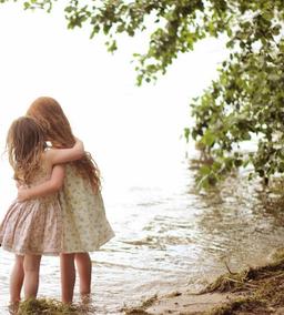 خاهری حواست بهم  باشه:)