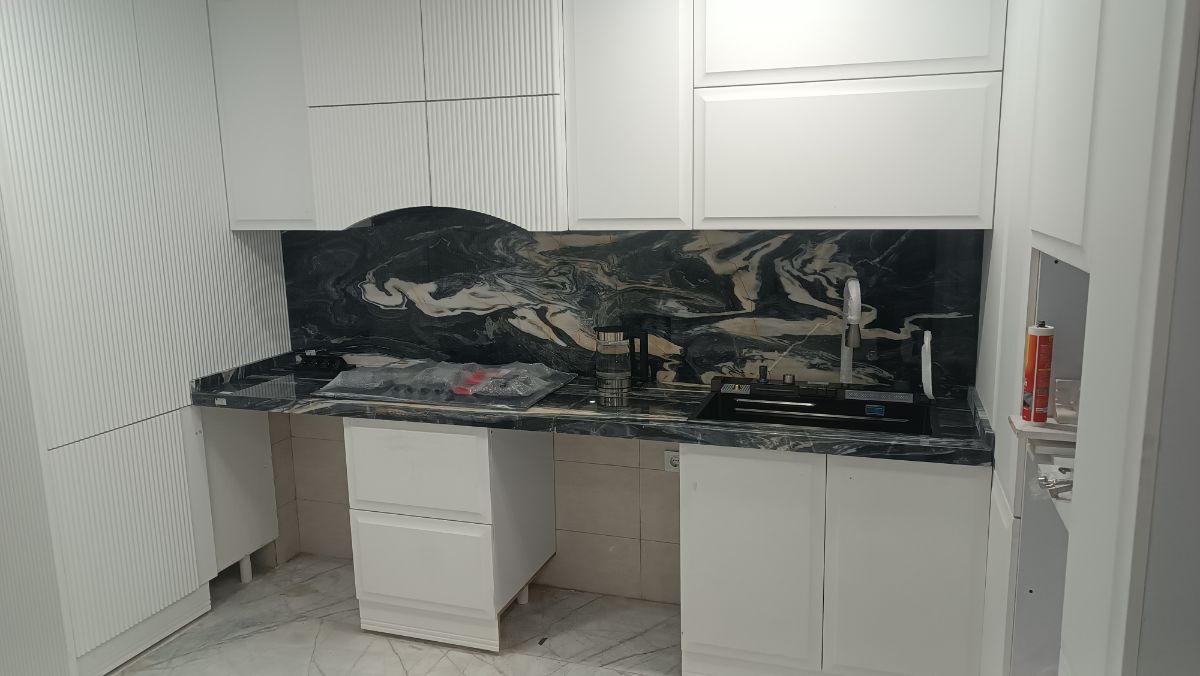 سنگ کریستال فیوژن با ابزار مدرن 