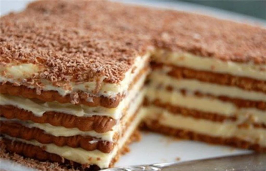 دسر بیسکویت پتی بور با نشاسته؛ یک خوشمزۀ سریع، ساده و بدون فر!