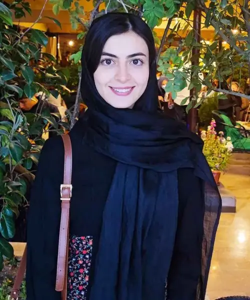 سارا همتی: از رتبه یک کنکور ایران تا رزیدنتی مغز و اعصاب در آمریکا