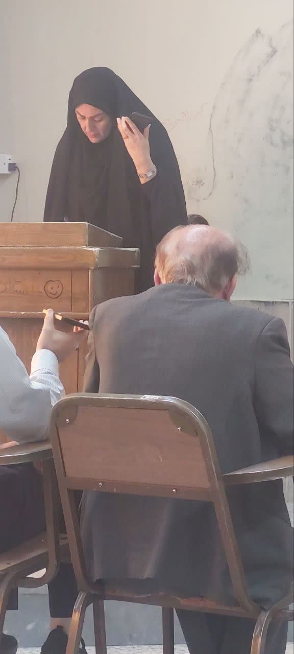 وحدت، حقیقتا وجود دارد و کثرت نیز به اعتبار وحدت تحقق دارد