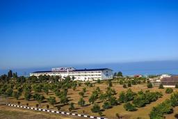 هتل سفیدکنار بندرانزلی: تجربه‌ای بی‌نظیر از آرامش و لذت