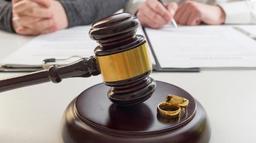 چگونه بهترین وکیل طلاق در کرج را پیدا کنیم؟