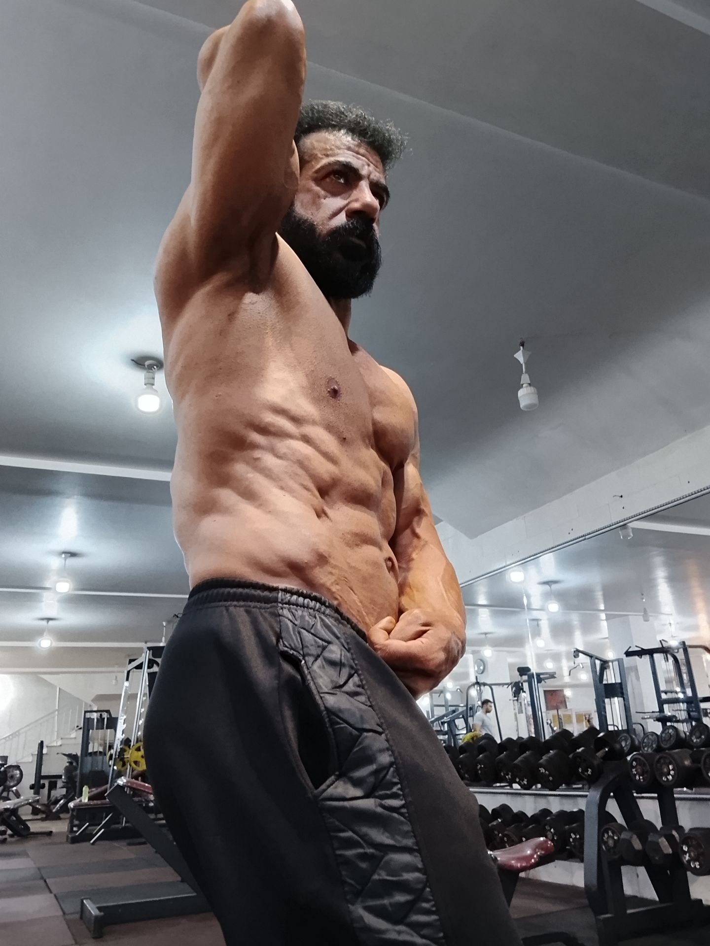 مجتبی یوسفی قهرمان و مربی بندسازی استان اصفهان