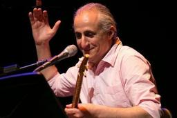 شما کدام را انتخاب می‌کنید: رنج ابتذال یا رنج انزوا؟