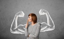 چگونه زن مستقل و قوی باشیم؟ (این 21 کار را انجام ندهید)