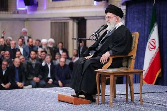 من این آقا را از جان شیرین عزیزتر می دانم