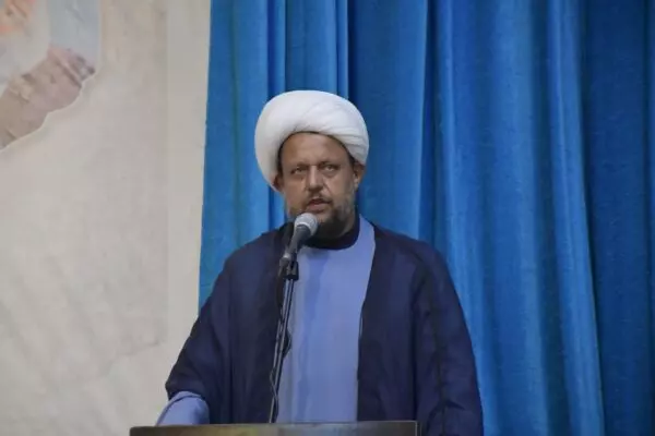 امام جمعه عسلویه خواستار توجه دولت به مشکلات اشتغال، آب و آلایندگی شد