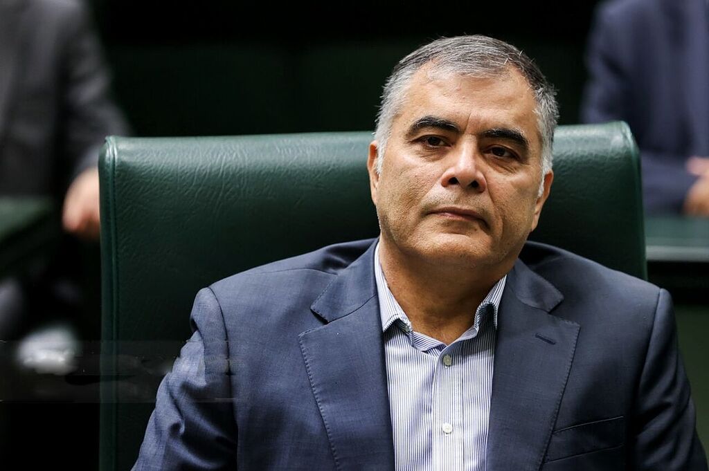 انتقاد وزیر نفت از هزینه کرد هلدینگ خلیج فارس در باشگاه استقلال