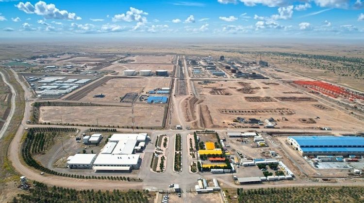 ابهام در مدیریت پتروشیمی دهلران؛ زیان‌های هنگفت و لزوم ورود نهادهای نظارتی