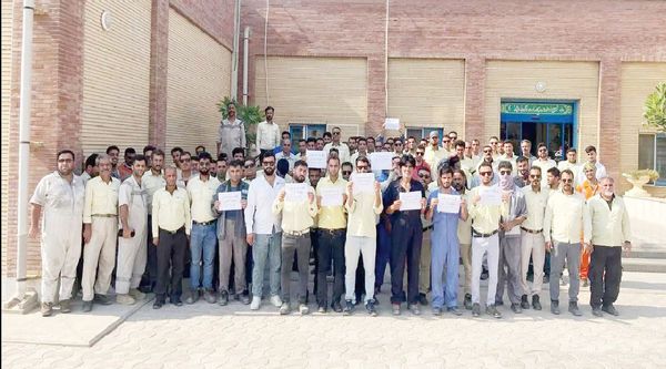 ادامه اعتراضات کارگران پالایشگاه‌های گاز پارس جنوبی در ششمین هفته