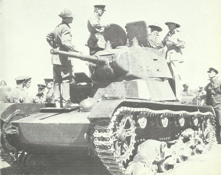 تانکT26 که با الگو برداری NC-27فرانسوی ساخته شد و ستون اصلی نیرو های زرهی شوروی را تشکیل میداد.