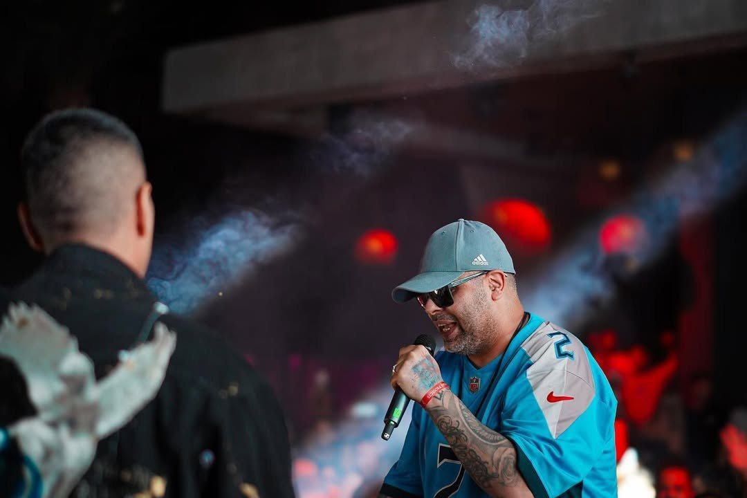 علی اوج ریش سفید کرده رو ببینیم یخورده ناراحت بشیم.(ربطی به محتوا نداره عکسه قشنگی بود گذاشتم)