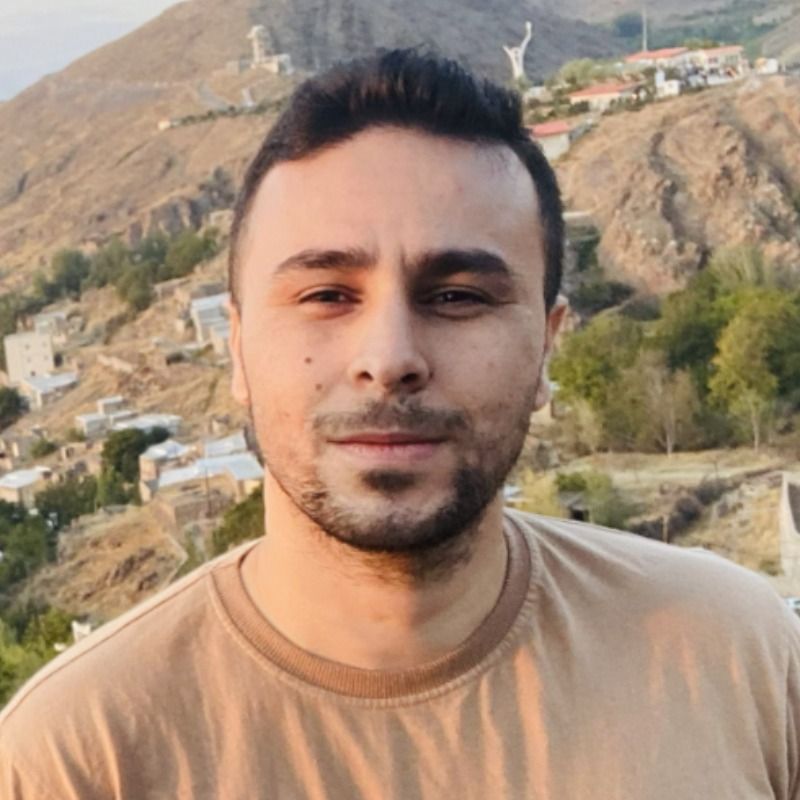 فرزاد هاشمی