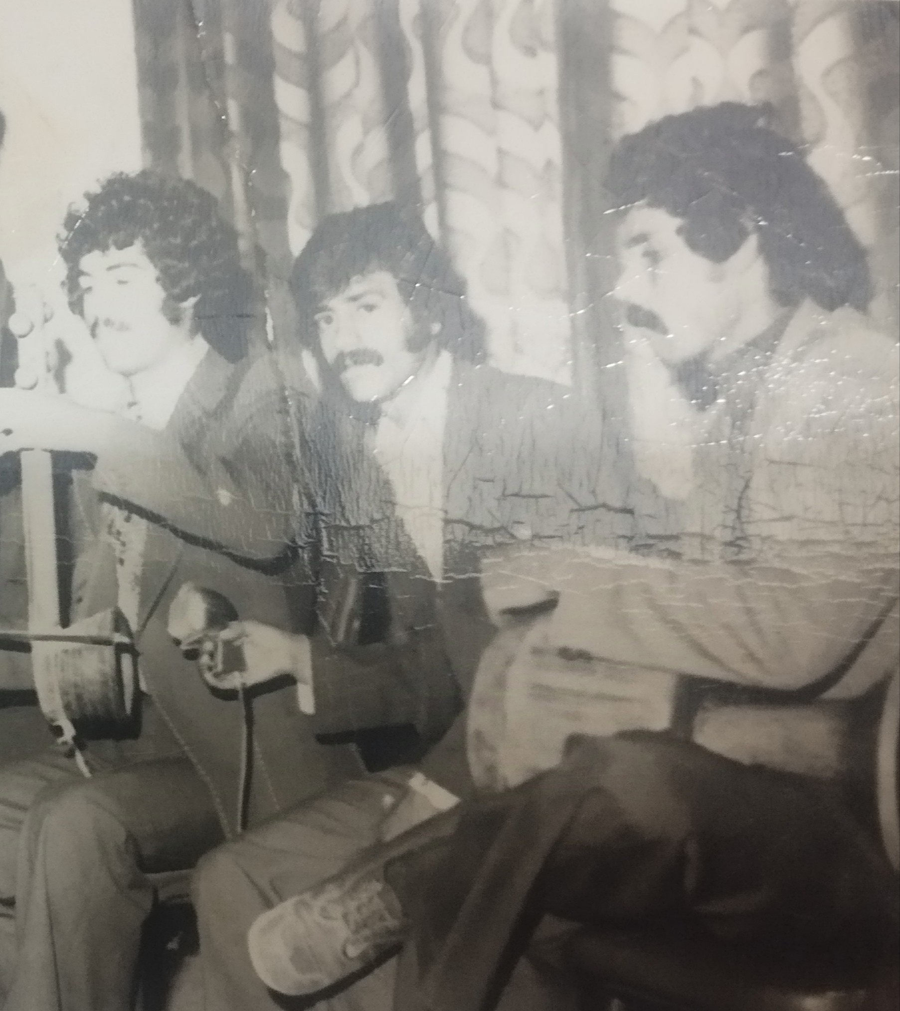 عکس استودیو در حال ضبط استاد علیپور و محمد یاراحمدی