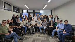 شیشه‌های رنگی: سفری به دنیای ذهن برای تاب‌آوری بیشتر