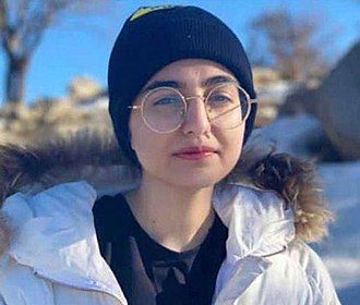 دنیا فرهادی
