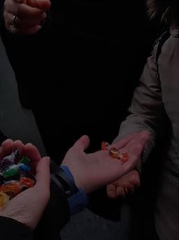 گفت:این تو این من این هم راه عاشقی!😍❤️