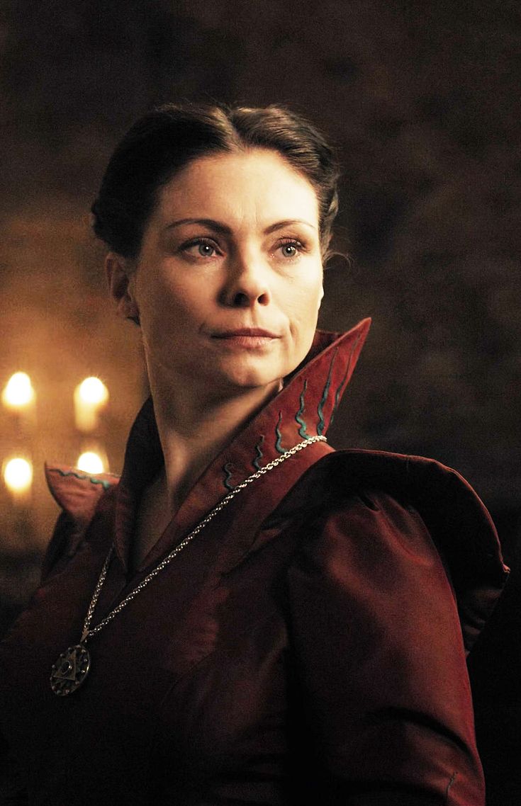 ایشون هم تیسایا مربی ینیفر