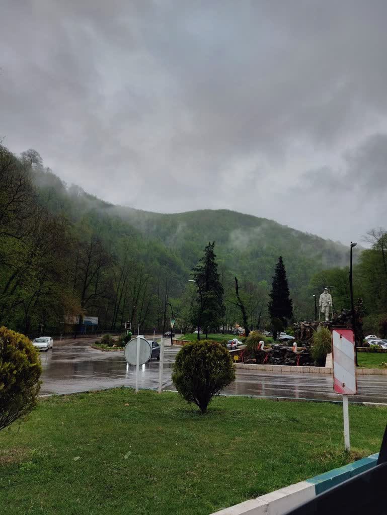 ما تو نسخه پرمیوم ایران زندگی میکنیم دوستان من. این عکس متعلق به مرداده....