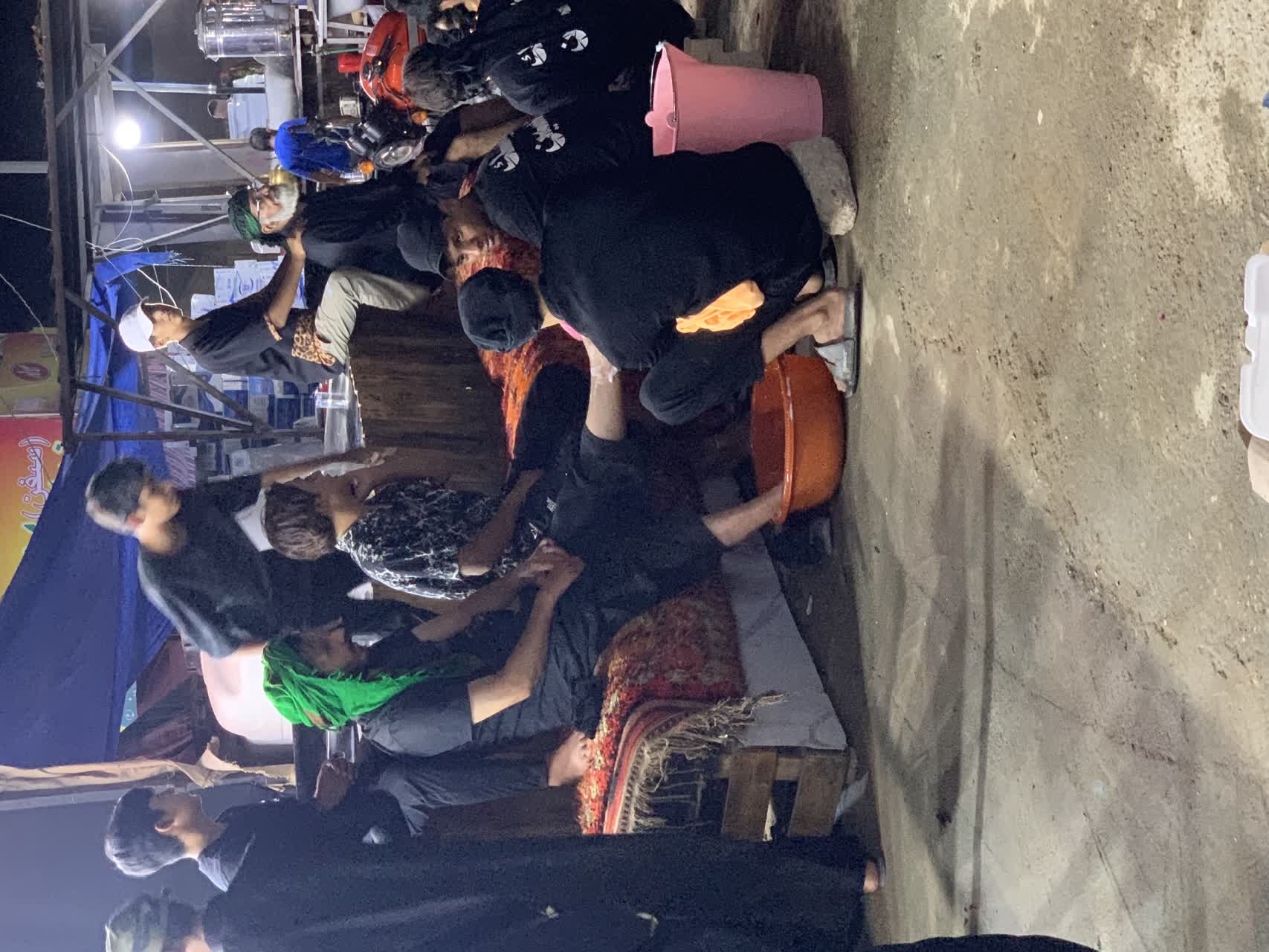 اینجا هم ملت رو ماساژ میدادن