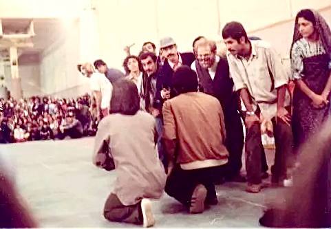 صحنهای از نمایش «عباس آقا کارگر ایرانناسیونال» با حضور عباس و همسرش