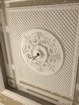 گچبری دور لوستر چیست؟