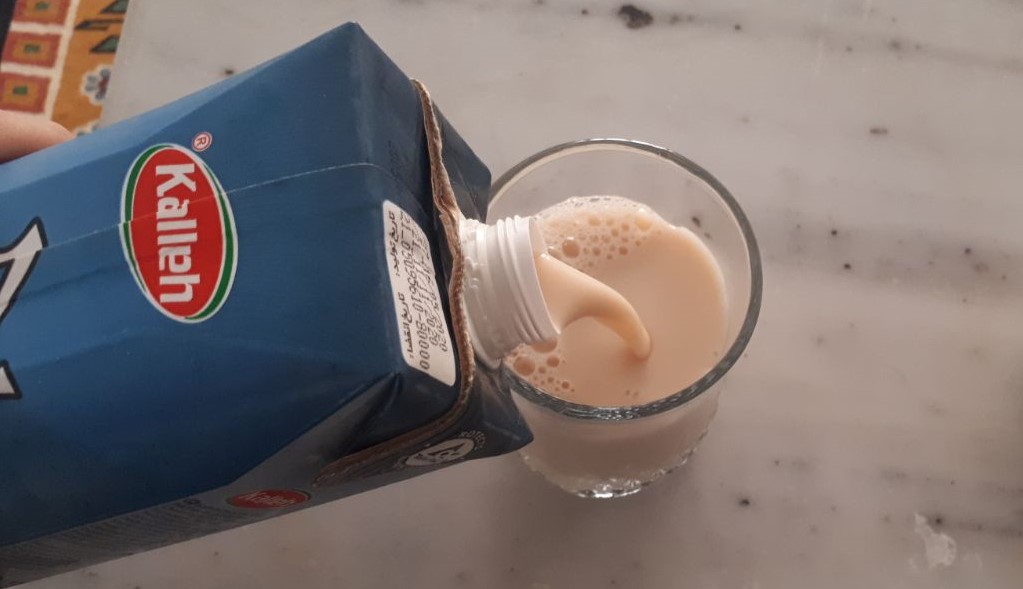 رنگ عجیب شیر کاله