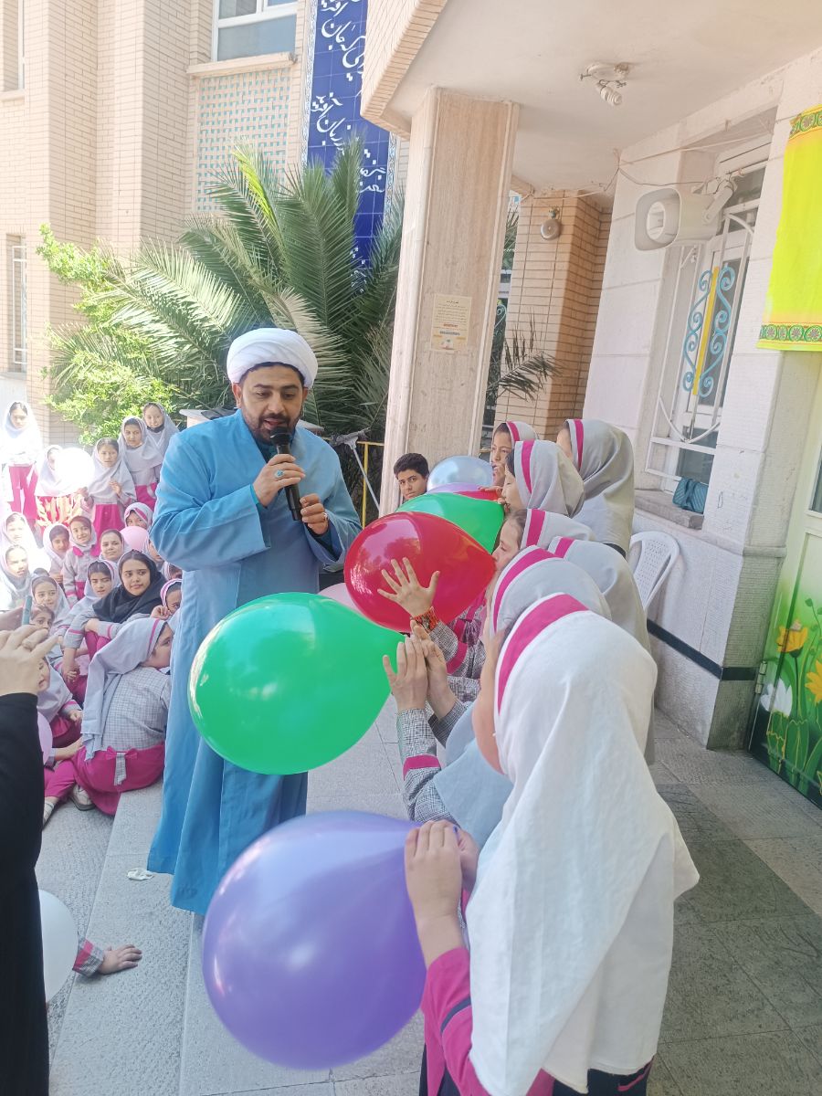 عموروحانی دست داده