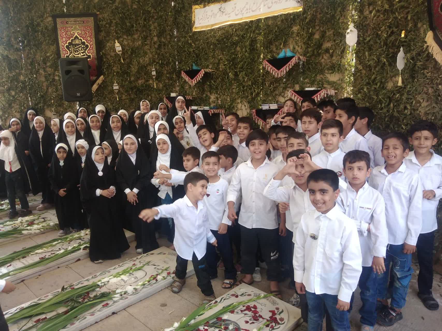 گوشه ای از شادی های اردویی تیم عمو روحانی شهرستان جهرم 