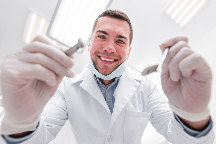 ایمپلنت دندان خوب است یا نه؟ عوارض ایمپلنت دندان