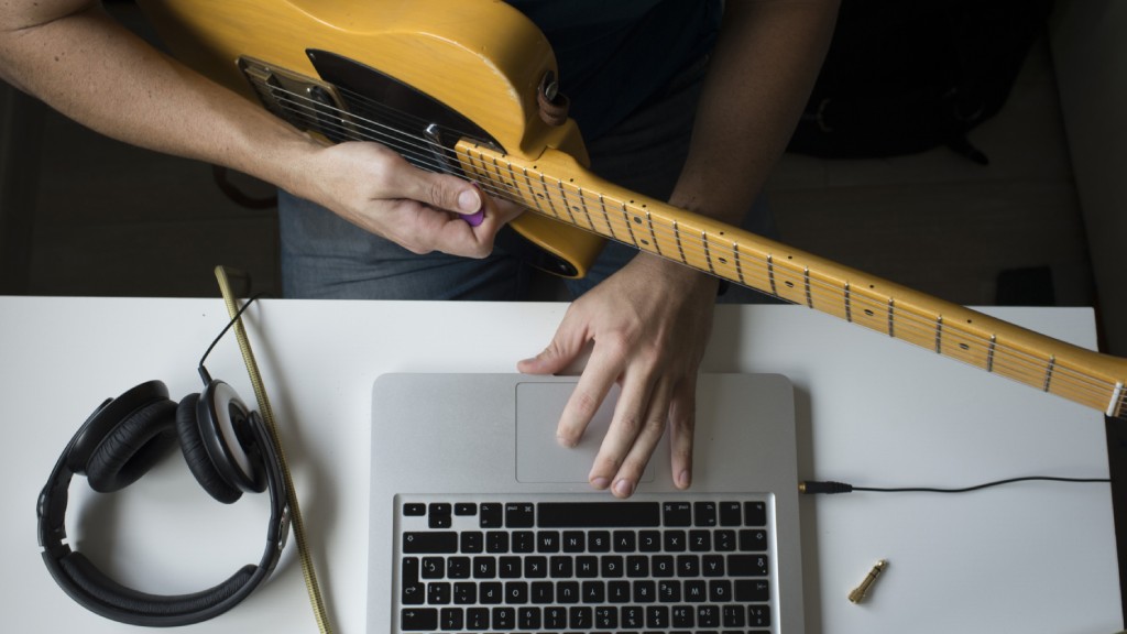 یادگیری گیتار به‌صورت کاملاً خودآموز