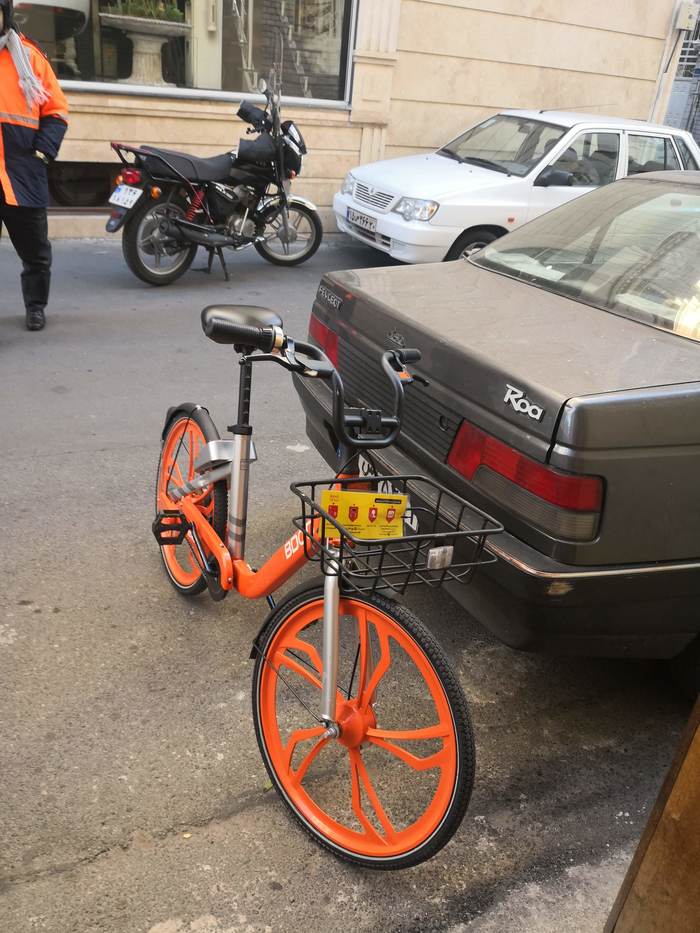 پارک شده در خیابان